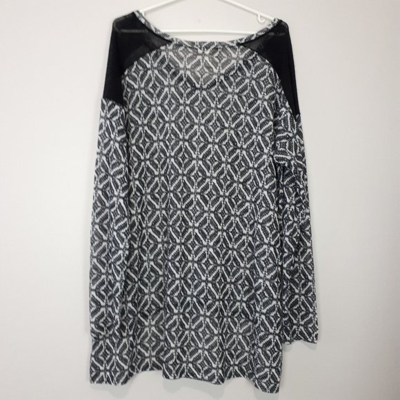 BETHANY MOTA Geometric Tunic Sweater - Picture 5 of 5
